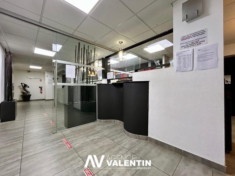 Local commercial - 398 m² - 8 pièces