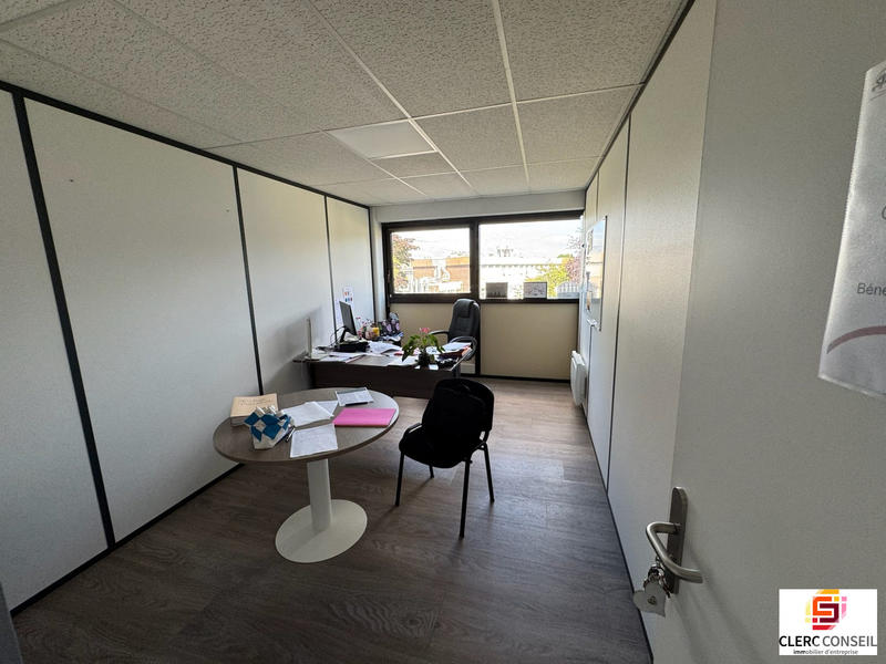Bureau - 335 m²
