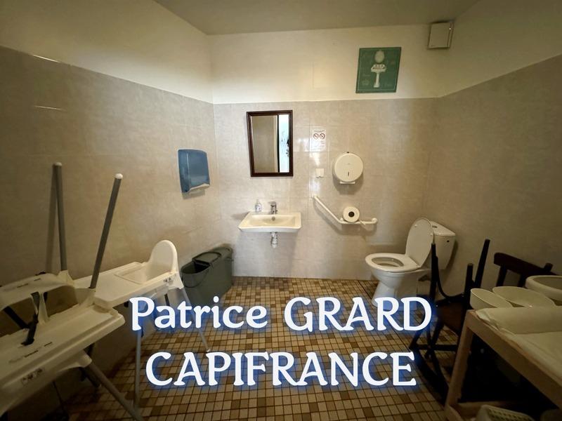 Local commercial - 159 m² - 4 pièces