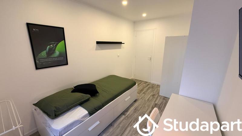 Chambre - 11 m² - 1 pièce