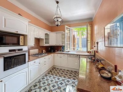 Immeuble - 206 m² - 8 pièces