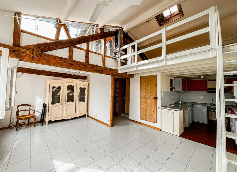 Maison - 250 m² - 9 pièces