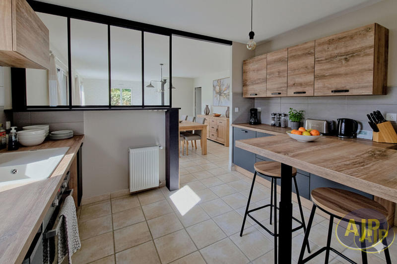 Maison - 142 m² - 6 pièces