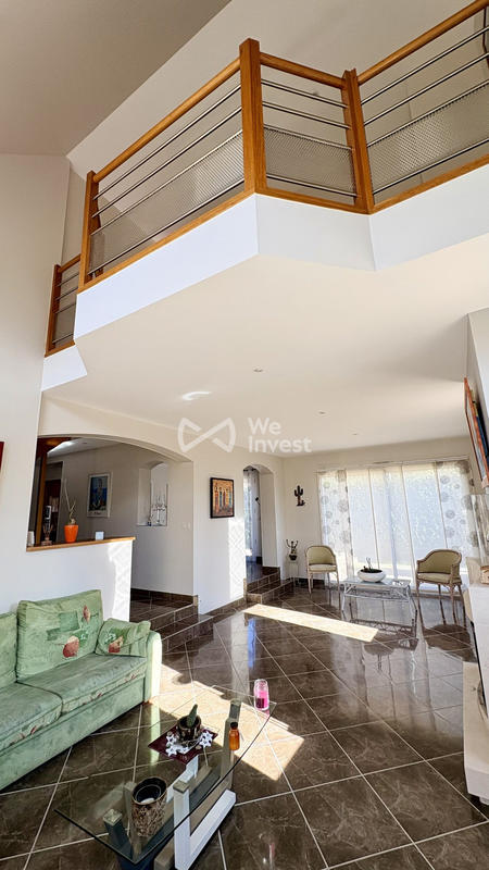 Maison - 202 m² - 11 pièces