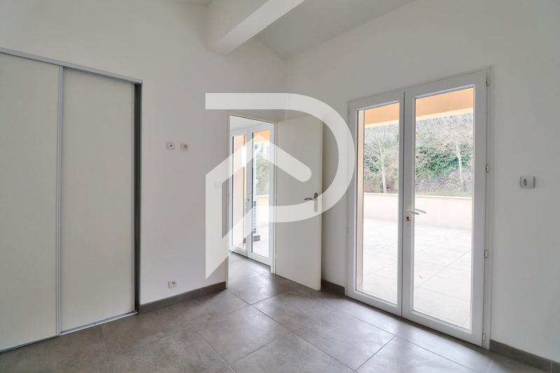 Appartement - 94 m² - 4 pièces