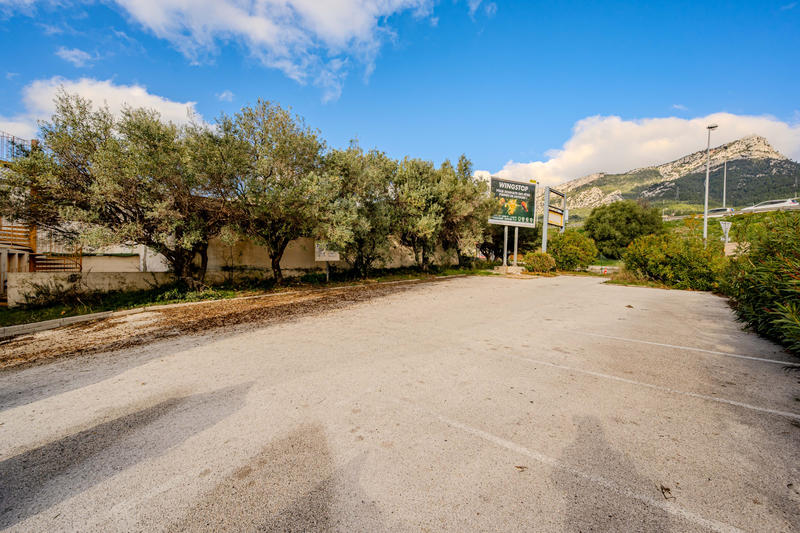 Immeuble - 1 465 m² - 60 pièces