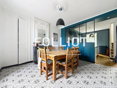 Maison - 200 m² - 9 pièces