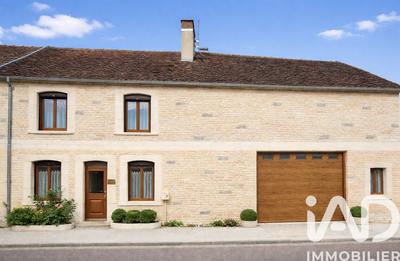 Maison - 152 m² - 6 pièces