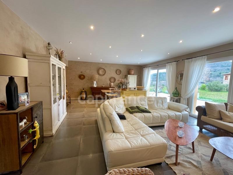 Maison - 308 m² - 10 pièces