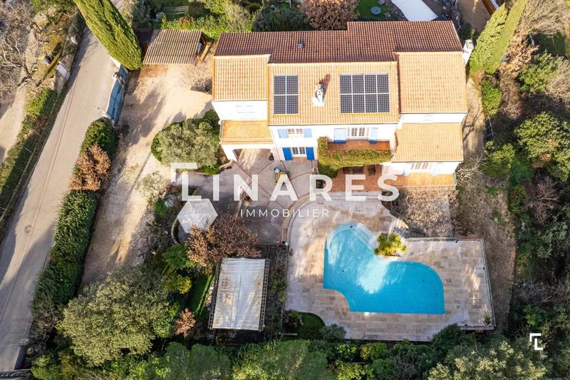 Maison - 369 m² - 7 pièces