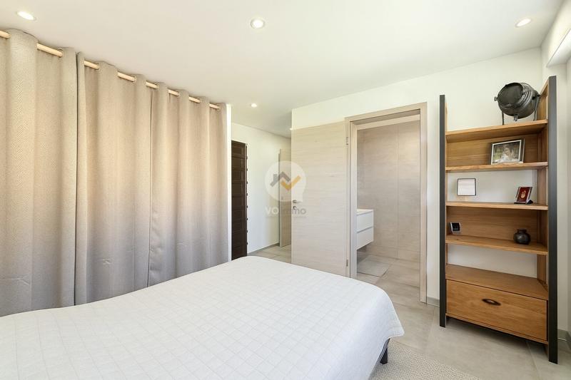 Maison contemporaine - 196 m² - 7 pièces