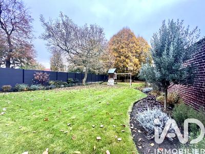 Maison - 260 m² - 9 pièces