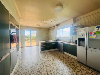 Maison - 233 m² - 6 pièces