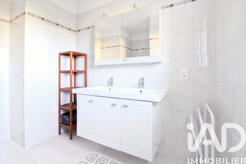 Maison - 235 m² - 7 pièces