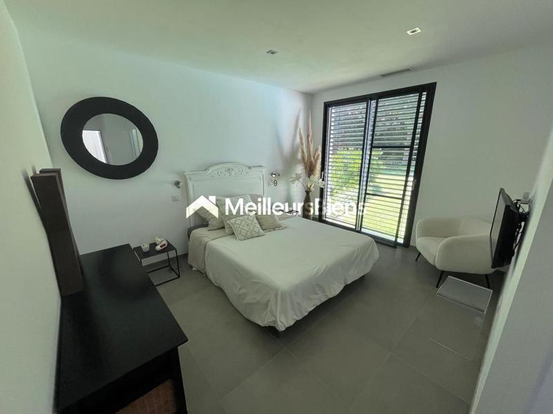 Propriété - 200 m² - 6 pièces