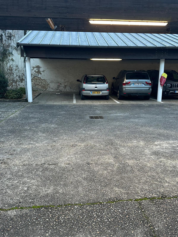 Parking / Garage - 12 m²