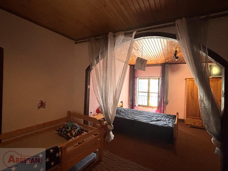 Maison en pierre - 205 m² - 8 pièces