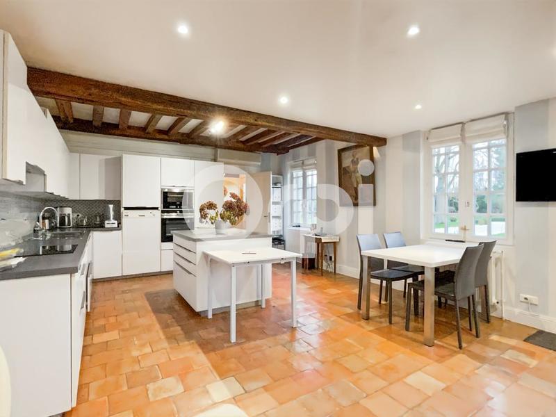 Propriété - 236 m² - 6 pièces