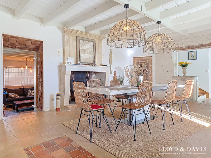 Villa - 280 m² - 9 pièces