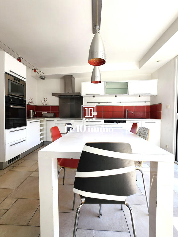 Maison - 171 m² - 8 pièces