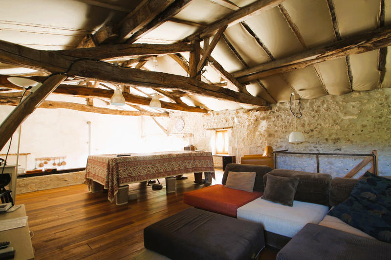 Propriété - 254 m² - 12 pièces