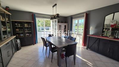 Pavillon - 200 m² - 6 pièces