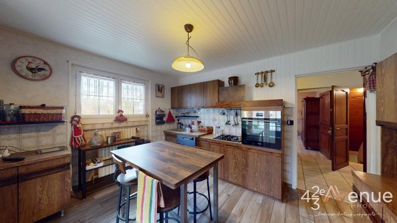 Maison - 237 m² - 9 pièces