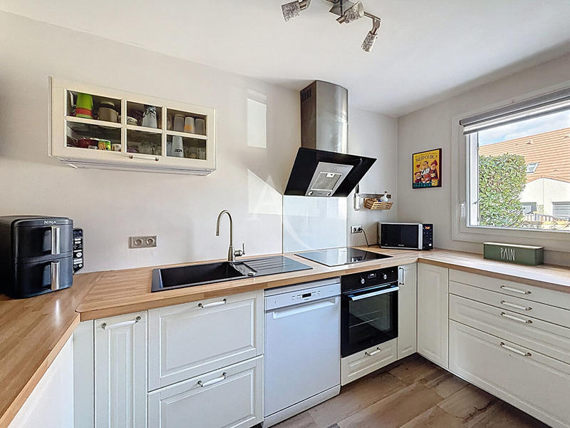 Maison - 86 m² - 5 pièces