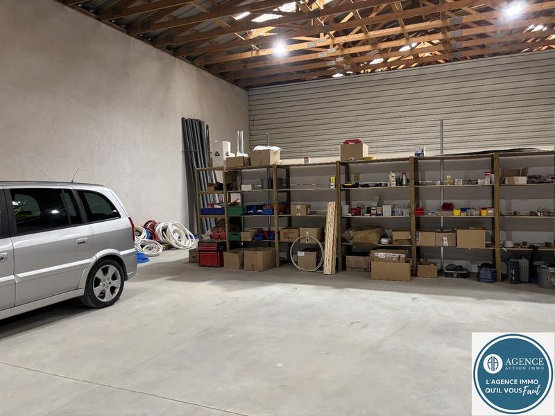 Entrepôt - 200 m² - 1 pièce