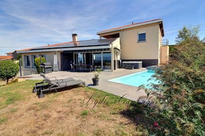 Demeure - 215 m² - 9 pièces