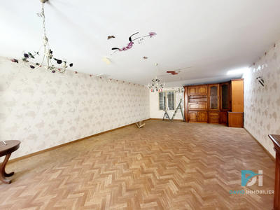 Maison - 385 m² - 11 pièces