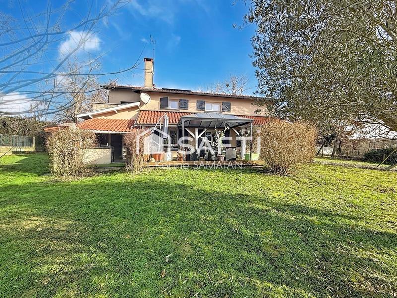 Maison - 207 m² - 8 pièces