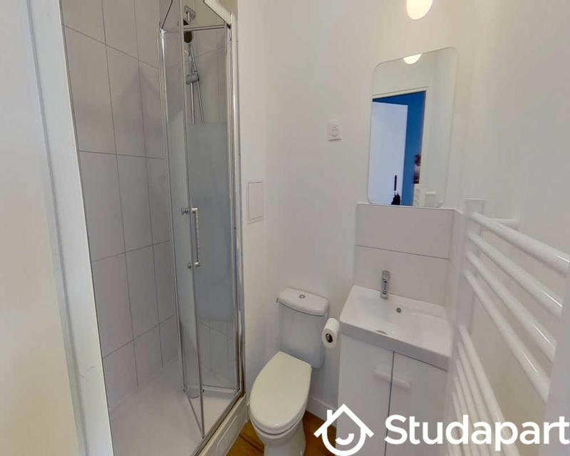 Chambre - 170 m² - 1 pièce