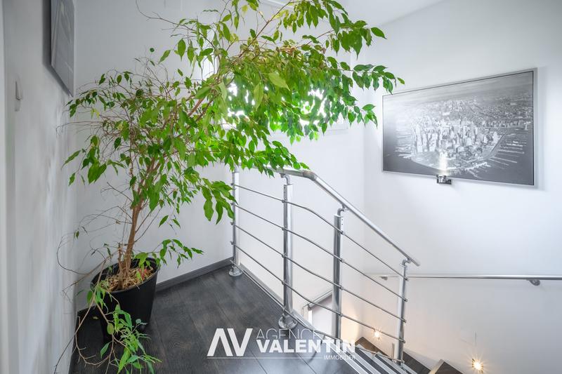 Maison - 142 m² - 6 pièces