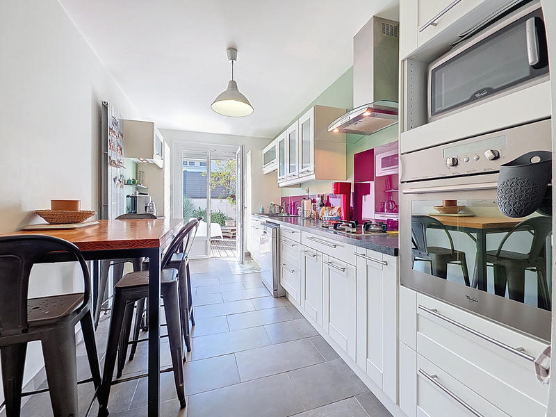 Maison - 170 m² - 8 pièces