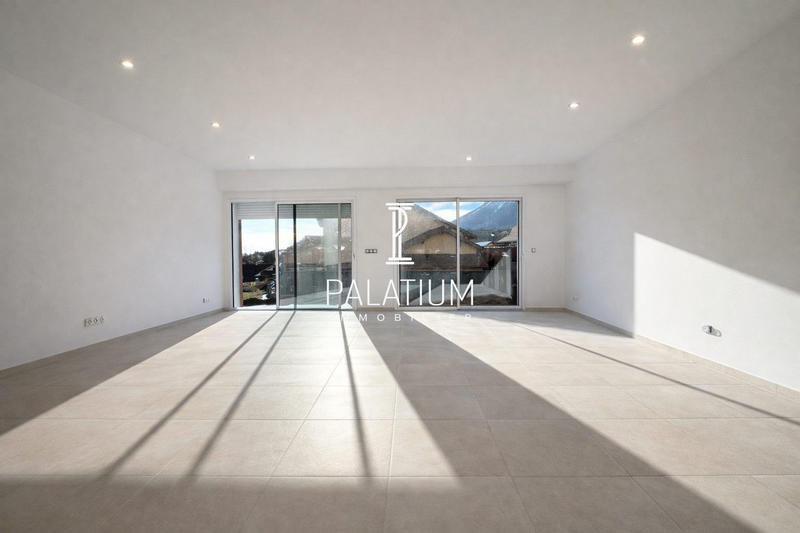 Maison - 99 m² - 4 pièces