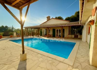 Maison - 235 m² - 7 pièces