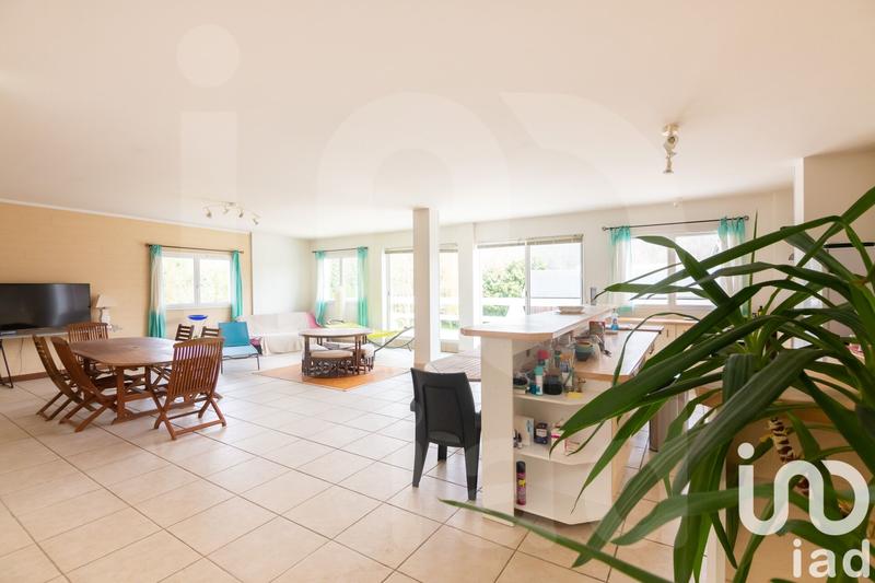 Maison - 241 m² - 6 pièces