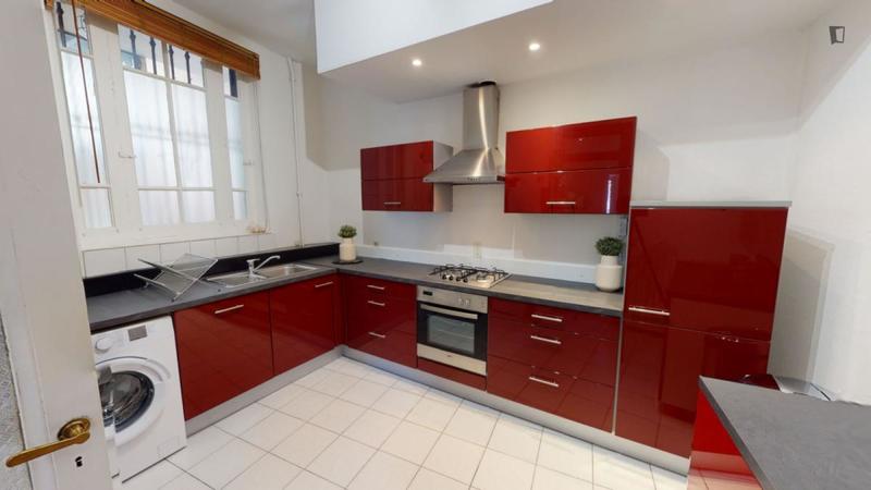 Chambre - 11 m² - 5 pièces