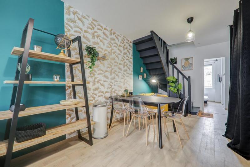 Appartement - 80 m² - 6 pièces