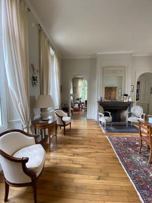 Maison - 266 m² - 8 pièces