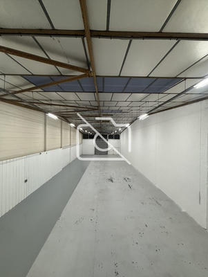 Entrepôt - 496 m²