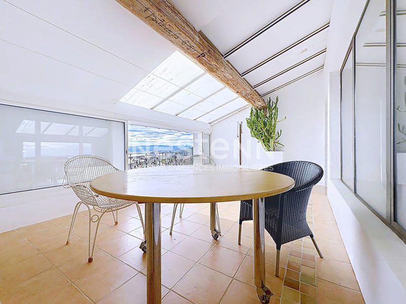 Maison - 215 m² - 7 pièces