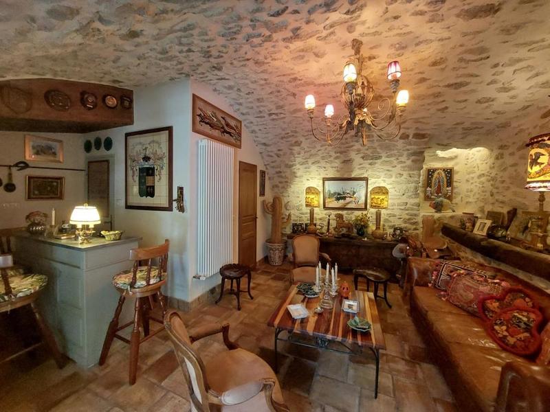 Maison de village - 267 m² - 10 pièces