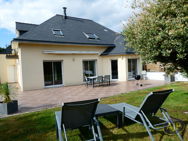 Maison - 138 m² - 6 pièces
