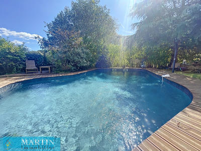 Mas - 250 m² - 10 pièces