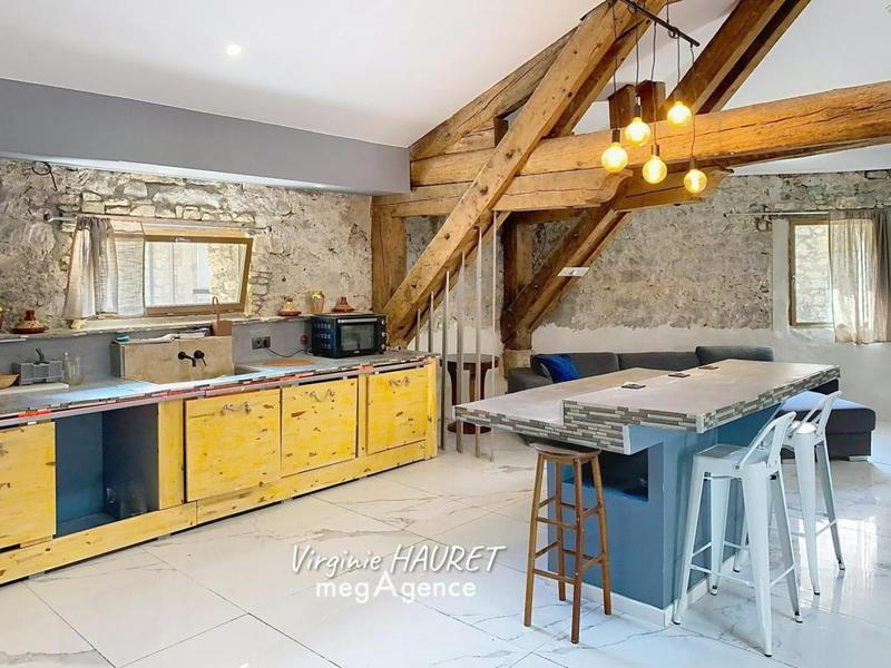 Maison en pierre - 343 m² - 9 pièces