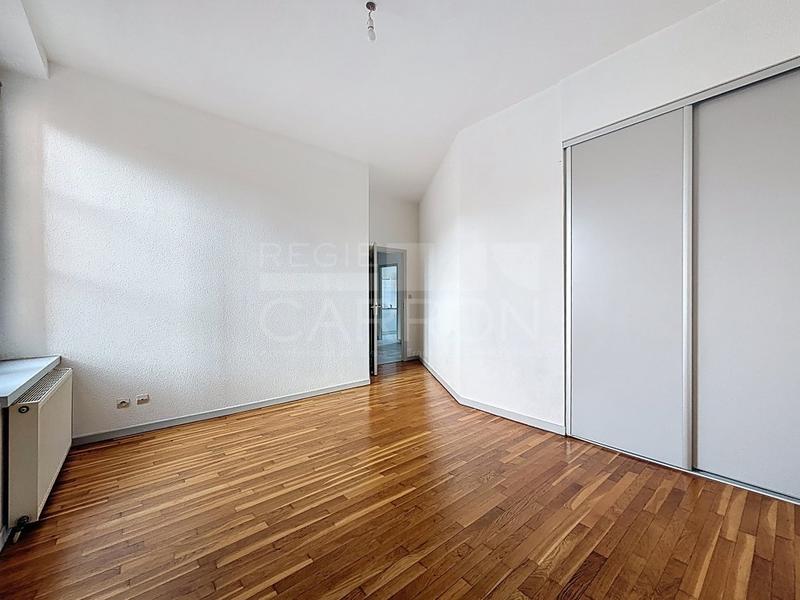 Appartement - 77 m² - 3 pièces