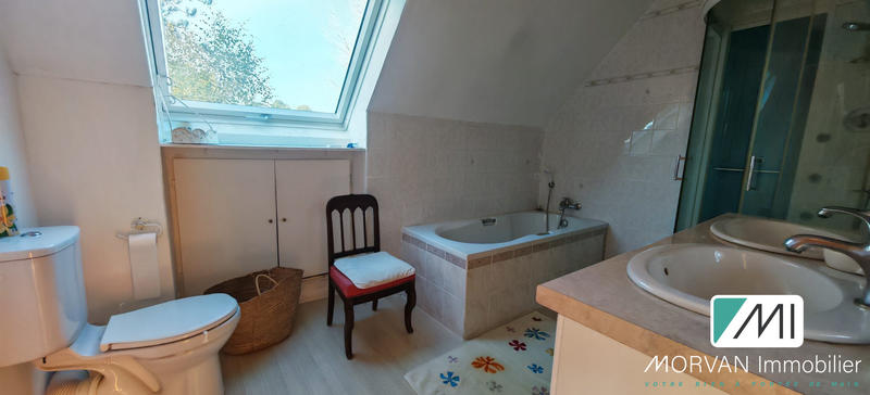 Maison - 210 m² - 7 pièces