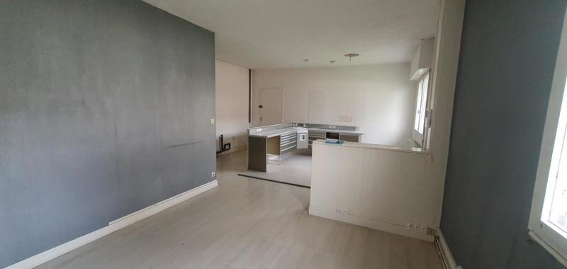 Local d'activité / Entrepôt - 334 m² - 12 pièces